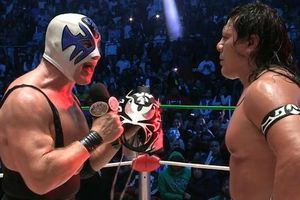 Último Guerrero pierde la máscara contra Atlantis