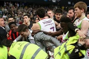 Se arma batalla campal en Liga Española de Baloncesto