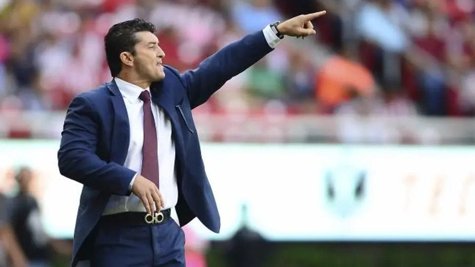 Corona y Herrera encabezan lista de deseos de Chivas