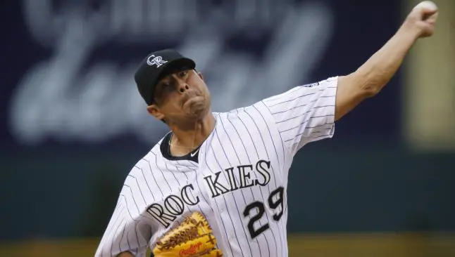 De la Rosa empata a Cook como pitcher más ganador de Rockies