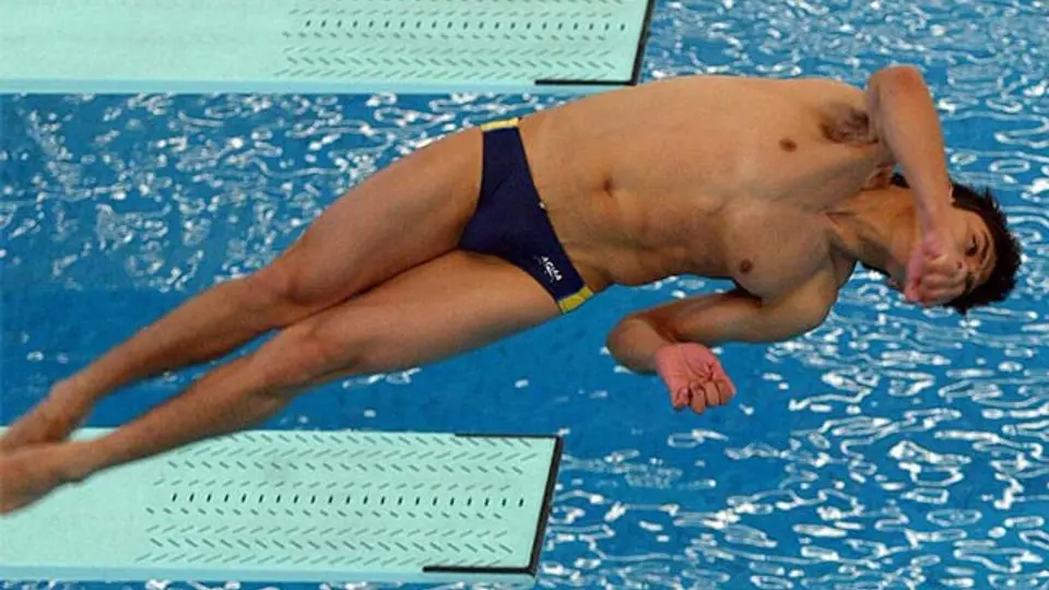 Jonathan Paredes, cuarto lugar en Cliff Diving