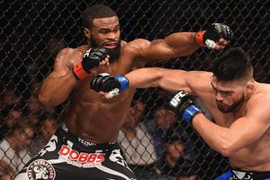 Kelvin Gastelum sufre su primera derrota profesional