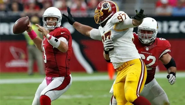 Arizona gana en el regreso de Carson Palmer