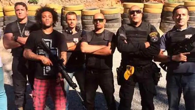 Foto de Marcelo con un arma causa polémica