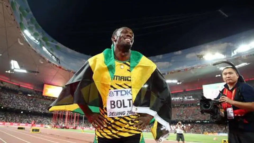 Usain Bolt calla bocas y gana en Mundial de Atletismo