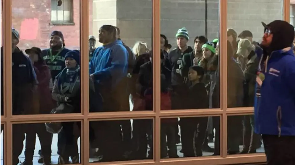 Aficionados de Seattle dejan estadio antes de la remontada