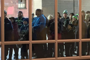 Aficionados de Seattle dejan estadio antes de la remontada