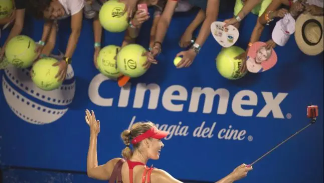 Prohíben selfie-sticks' durante Wimbledon
