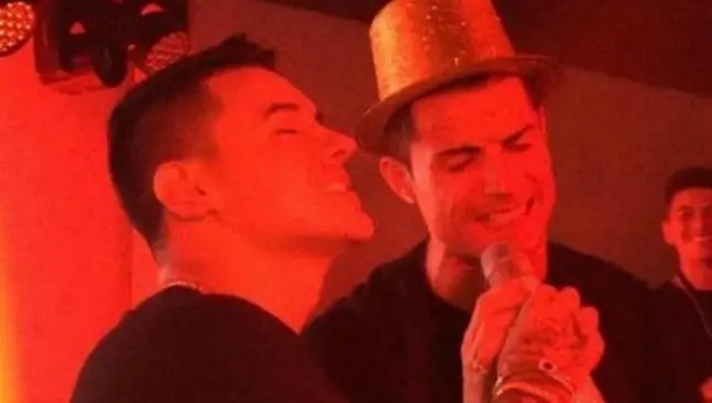 Cantante colombiano, bendecido por la polémica fiesta de CR7