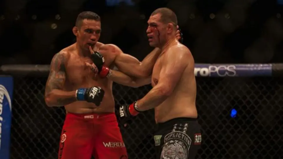 Werdum afronta suspensión médica de 6 meses