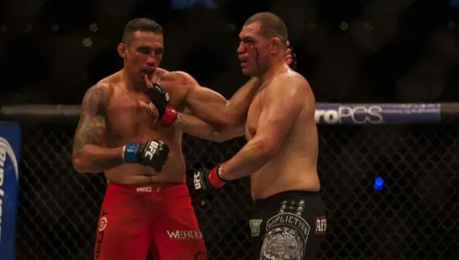 Werdum afronta suspensión médica de 6 meses
