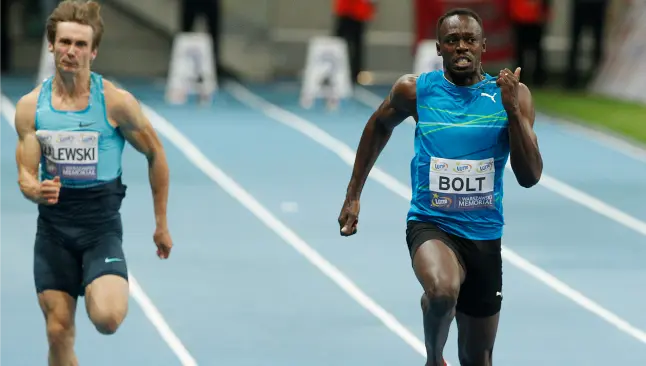 Usain Bolt impone nueva marca en pista techada