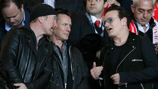 U2, presente en el Mónaco-Arsenal