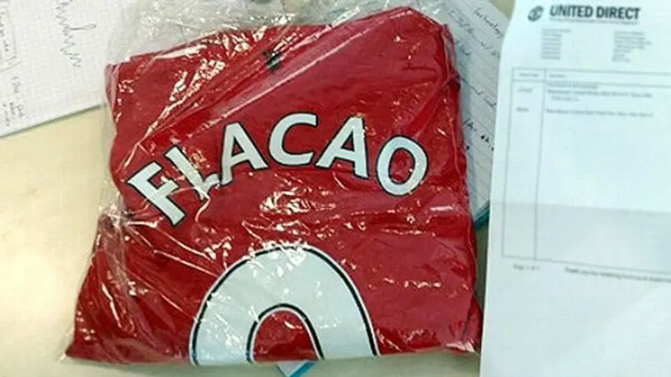 Manchester United se equivoca en el nombre de Falcao