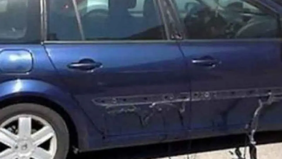 Auto se derrite en las calles de Italia