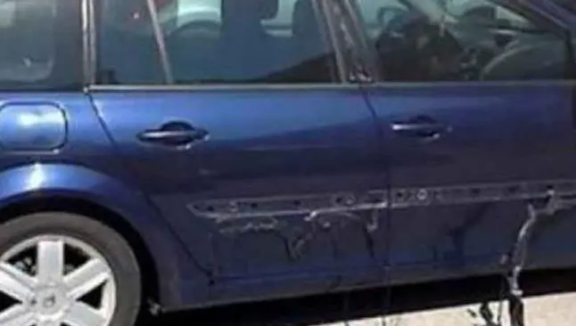 Auto se derrite en las calles de Italia