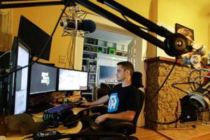 Jóvenes cobran por jugar videojuegos todo el día