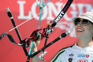 Aída Román, doble oro en Copa del Mundo de Tiro con Arco