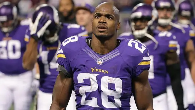 Vikingos, con toda la esperanza en Adrian Peterson