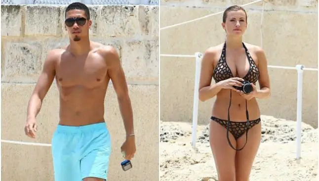 Smalling presume a su candente novia