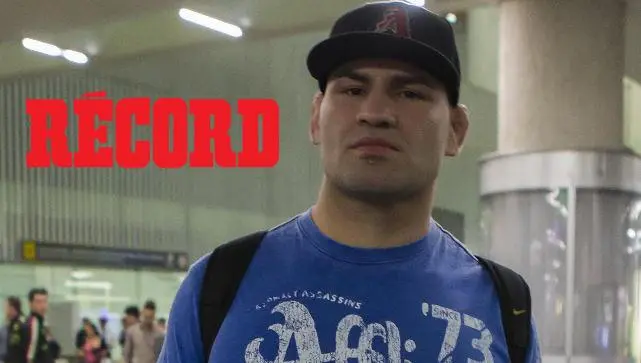 Cain arriba a la Ciudad de México para UFC 188