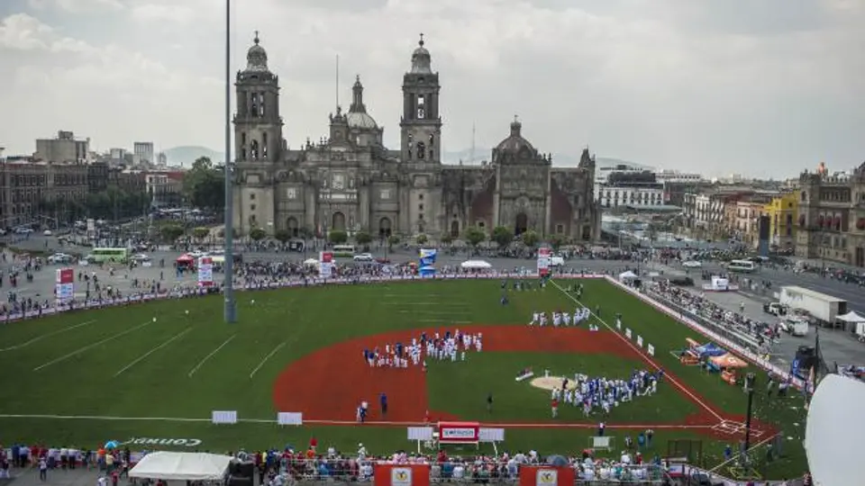 HR Derby celebra 90 años de beisbol en el Zócalo