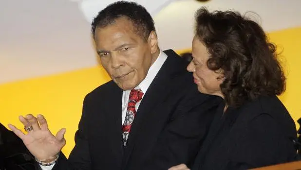 Muhammad Ali sale del hospital nuevamente