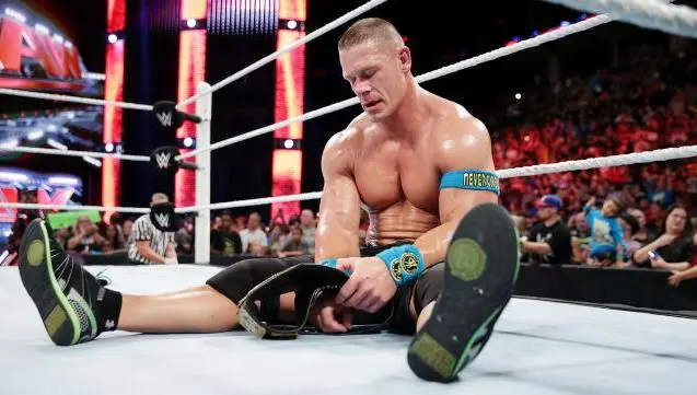 John Cena vence a Seth Rollins y retiene el campeonato de EU