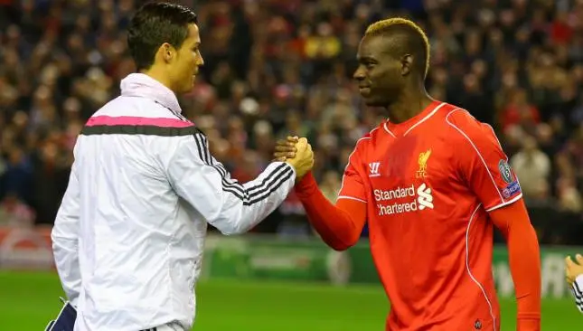 Balotelli festeja como CR7 al marcar en FIFA