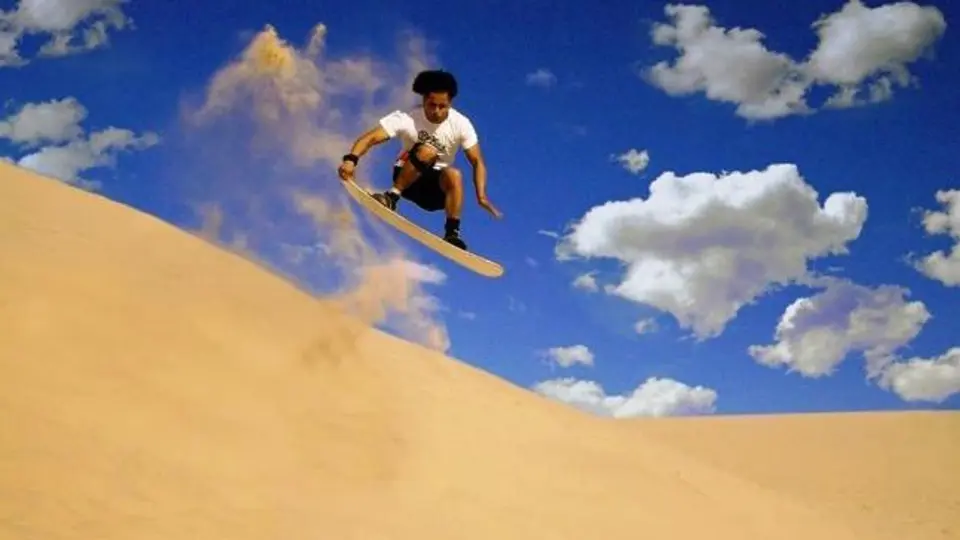Sandboard, una alternativa para surfear en el desierto