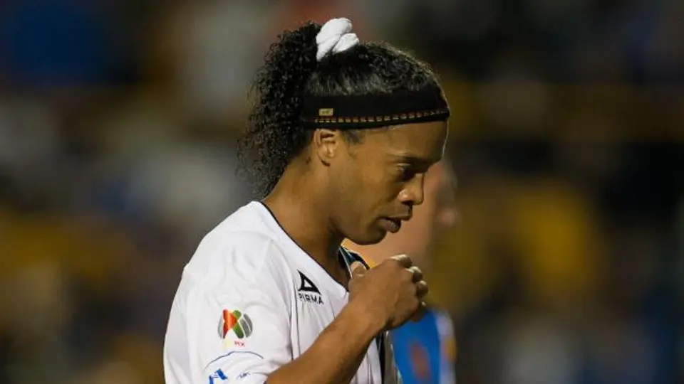 Ronaldinho podría salir de Gallos, revelan en Querétaro