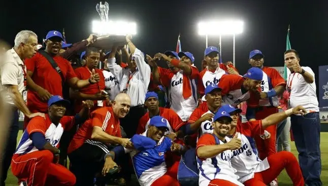 Cuba detiene arsenal mexicano y gana la Serie del Caribe