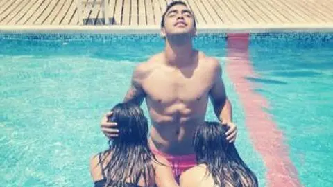 Jugador peruano imita a Ronaldinho