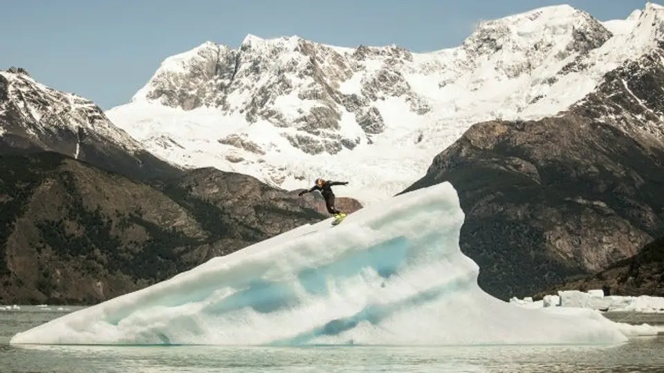 Errington y Bonifay realizan wakeboard en glaciares