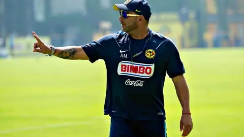 "No me puedo desenfocar en rumores": Antonio Mohamed