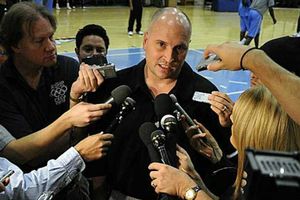 Ex jugador de la NBA, arrestado por robar productos Apple