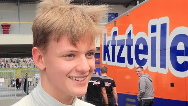 Hijo de Schumacher gana su primera carrera de F4