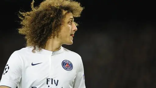 David Luiz cumple sueño de niño de la calle