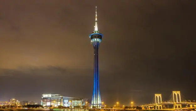 Monumentos se unen a la campaña 'Iluminemos de Azul'