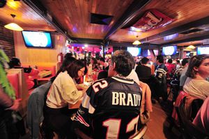 La intensidad del SB XLIX se vivió con todo en Hooters