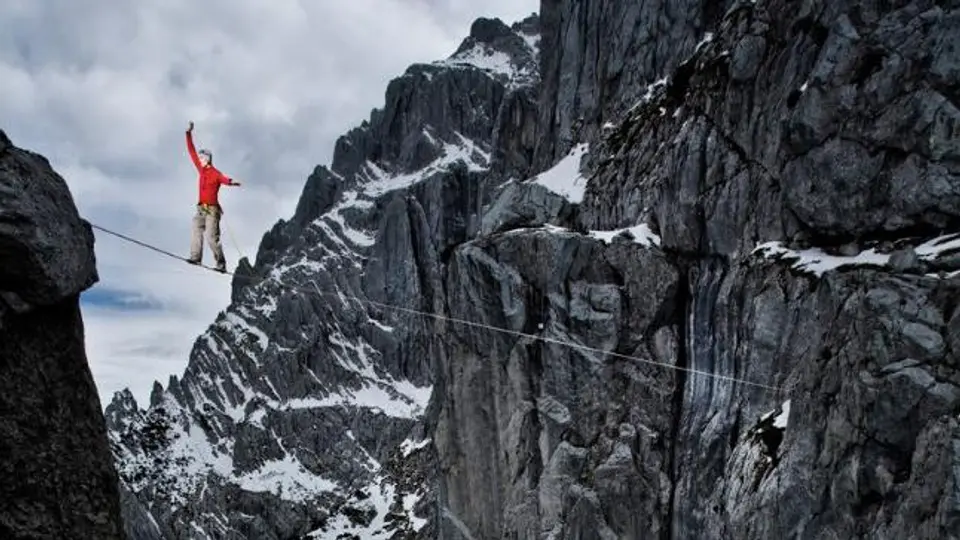 Highline, un deporte que sólo los fuertes practican
