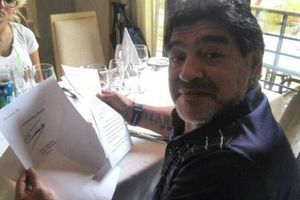 Fidel Castro envía carta a Maradona y desmiente rumores sobre su muerte