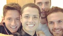 Chicharito celebra el cumpleaños de Ander Herrera