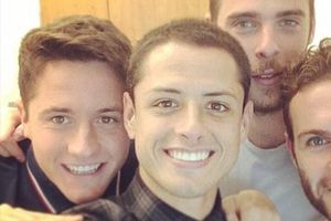 Chicharito celebra el cumpleaños de Ander Herrera
