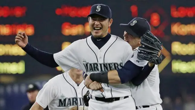 Iwakuma, segundo japonés en lograr juego sin hit ni carrera