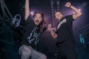 Mesut Özil se va de fiesta con Steve Aoki