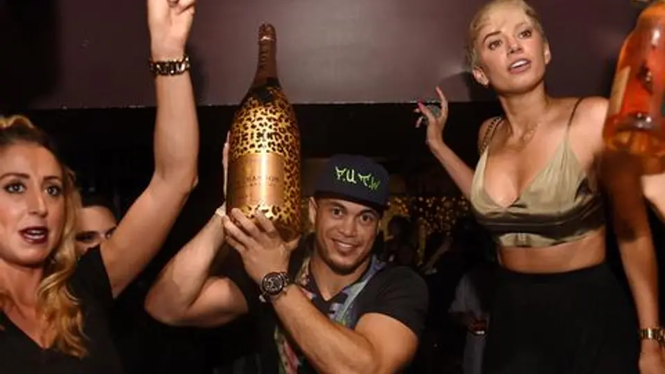 Giancarlo Stanton, de fiesta con champagne de 20 mil dls