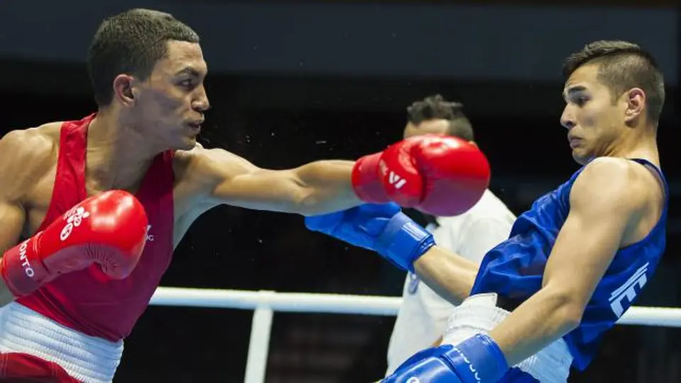 Lindolfo Delgado gana Plata en box