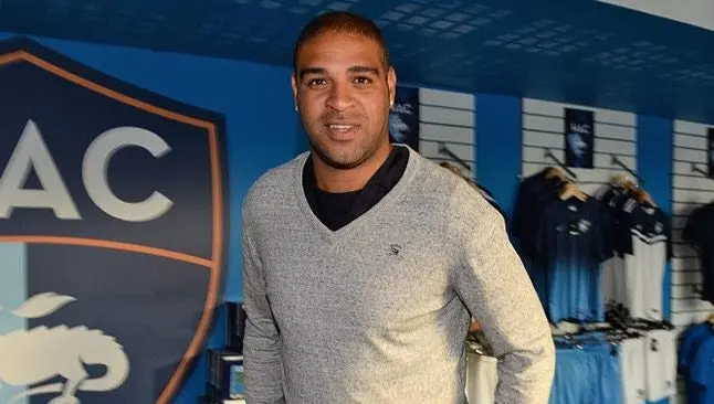 Adriano habría protagonizado fiesta con 18 prostitutas