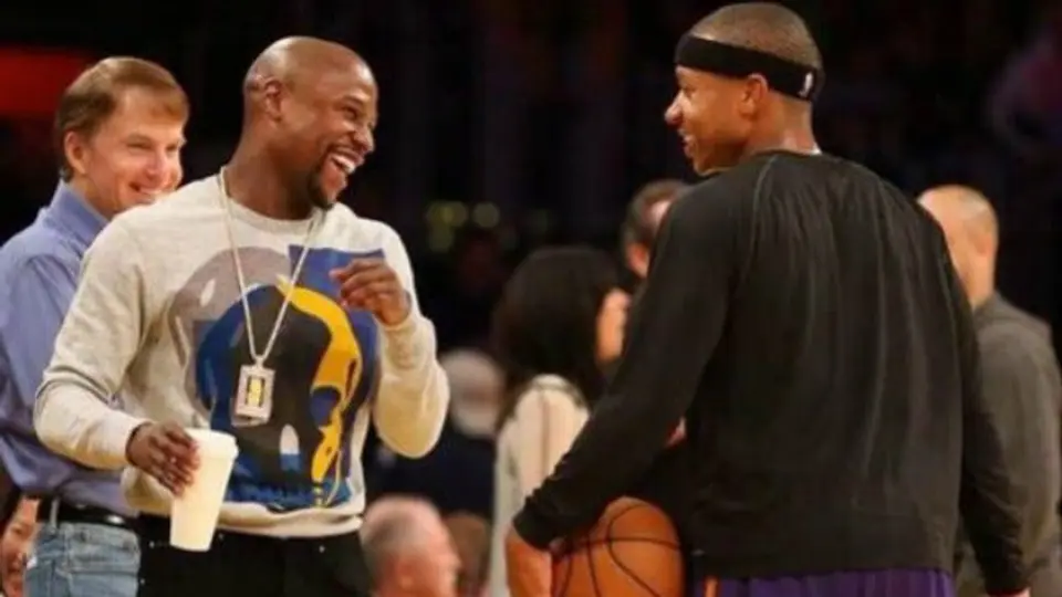 Mayweather regala lujoso carro a jugador de la NBA